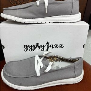 Gypsy Jazz Gray and White Slip-On Loafers with Minimalist Design